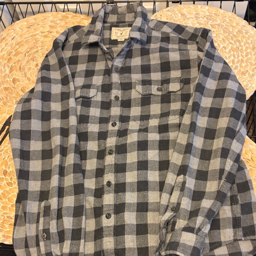 American Eagle Outfitters Gray and Black Plaid Shirt large